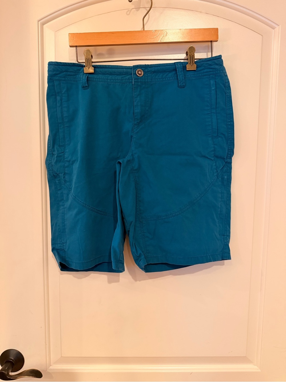 Kuhl Spire Zip Cargo Bermuda Hiking Shorts women’s Size 12  greenEUC
